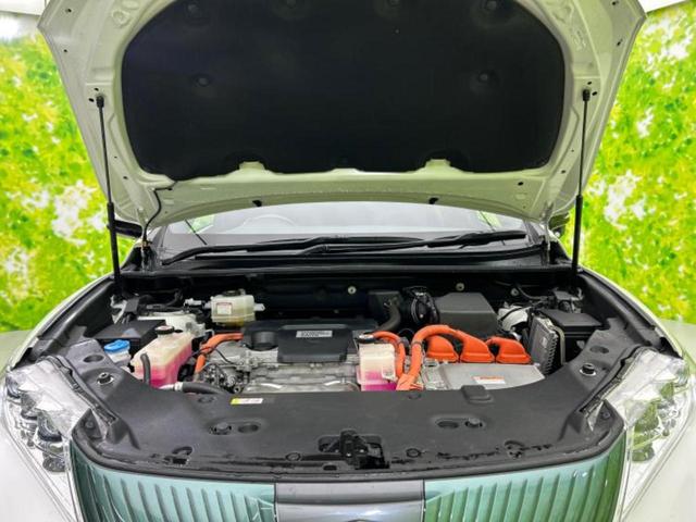 ハリアーハイブリッド ４ＷＤプレミアム　新品タイヤ／純正エアロ／保証書／社外　１０インチ　ＳＤナビ／フリップダウンモニター／トヨタセーフティセンス／車線逸脱防止支援システム／シート　ハーフレザー／電動バックドア／ヘッドランプ　ＬＥＤ　４ＷＤ（48枚目）