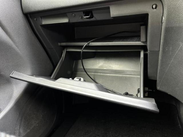 セレナ ハイウェイスターＶセレクションプラスセーフティ２ＨＶ　保証書／純正　８インチ　ＳＤナビ／エマージェンシーブレーキ／両側電動スライドドア／全方位モニター／車線逸脱防止支援システム／ＵＳＢジャック／Ｂｌｕｅｔｏｏｔｈ接続／ＥＴＣ／ＥＢＤ付ＡＢＳ　全周囲カメラ（39枚目）