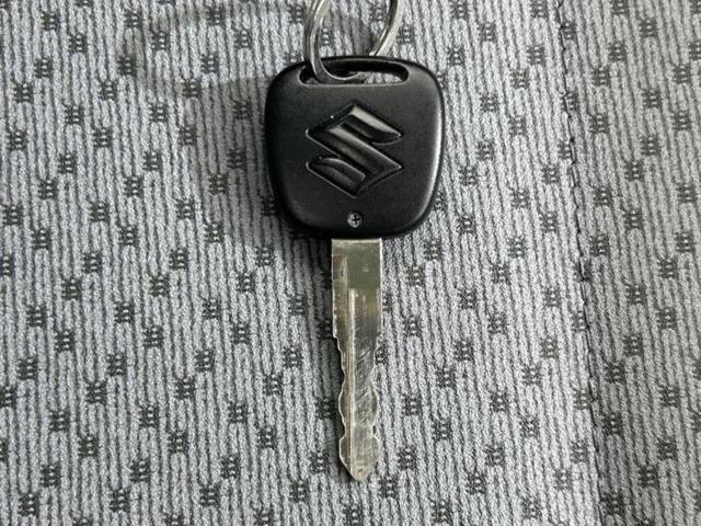 キャリイトラック 4WDノウハンスペシャル 新品タイヤ/純正 SDナビ/セーフティサポート(スズキ)/車線逸脱防止支援システム/Bluetooth接続/EBD付ABS/横滑り防止装置/アイドリングストップ/フルセグTV/DVD/禁煙車 4WD(32枚目)