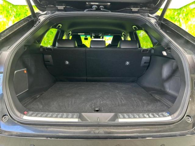 ハリアー Ｚ　新品タイヤ／純正エアロ／ＪＢＬ／保証書／純正　１１．６インチ　ＳＤナビ／デジタルインナーミラー／衝突安全装置／車線逸脱防止支援システム／シート　ハーフレザー／電動バックドア／ヘッドランプ　ＬＥＤ（8枚目）