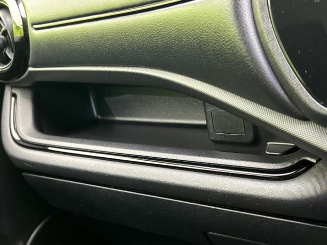 アクア Ｓスタイルブラック　新品タイヤ／保証書／純正　ＳＤナビ／衝突安全装置／車線逸脱防止支援システム／Ｂｌｕｅｔｏｏｔｈ接続／ＥＴＣ／ＥＢＤ付ＡＢＳ／横滑り防止装置／アイドリングストップ／バックモニター／フルセグＴＶ／ＤＶＤ（32枚目）