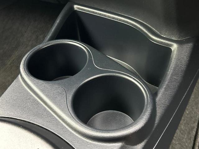 アクア Ｓスタイルブラック　新品タイヤ／保証書／純正　ＳＤナビ／衝突安全装置／車線逸脱防止支援システム／Ｂｌｕｅｔｏｏｔｈ接続／ＥＴＣ／ＥＢＤ付ＡＢＳ／横滑り防止装置／アイドリングストップ／バックモニター／フルセグＴＶ／ＤＶＤ（33枚目）