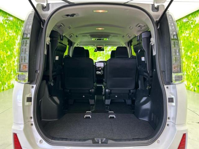 ヴォクシー ハイブリッドＺＳキラメキ２　新品タイヤ／保証書／社外　１０インチ　ＳＤナビ／フリップダウンモニター　社外　１２．８インチ／衝突安全装置／両側電動スライドドア／車線逸脱防止支援システム　衝突被害軽減システム　バックカメラ　禁煙車（21枚目）