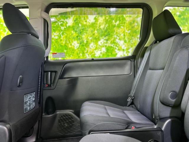 ヴォクシー ハイブリッドＺＳキラメキ２　新品タイヤ／保証書／社外　１０インチ　ＳＤナビ／フリップダウンモニター　社外　１２．８インチ／衝突安全装置／両側電動スライドドア／車線逸脱防止支援システム　衝突被害軽減システム　バックカメラ　禁煙車（24枚目）