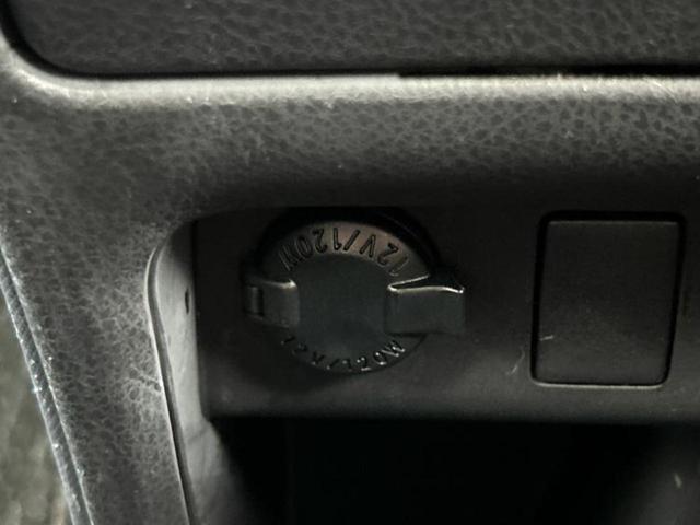 ヴォクシー ハイブリッドＺＳキラメキ２　新品タイヤ／保証書／社外　１０インチ　ＳＤナビ／フリップダウンモニター　社外　１２．８インチ／衝突安全装置／両側電動スライドドア／車線逸脱防止支援システム　衝突被害軽減システム　バックカメラ　禁煙車（41枚目）