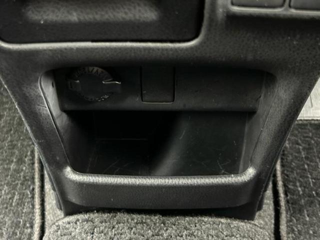 ヴォクシー ハイブリッドＺＳキラメキ２　新品タイヤ／保証書／社外　１０インチ　ＳＤナビ／フリップダウンモニター　社外　１２．８インチ／衝突安全装置／両側電動スライドドア／車線逸脱防止支援システム　衝突被害軽減システム　バックカメラ　禁煙車（42枚目）