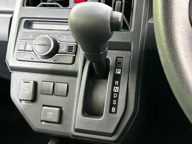 タフト X 保証書/スマートアシスト(トヨタ・ダイハツ)/USBジャック/EBD付ABS/横滑り防止装置/アイドリングストップ/禁煙車/衝突安全ボディ/エンジンスタートボタン/キーレススタート/オートエアコン(13枚目)