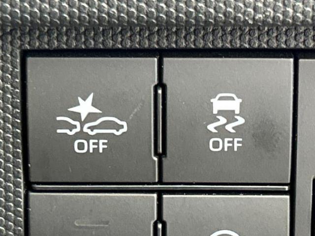 タフト X 保証書/スマートアシスト(トヨタ・ダイハツ)/USBジャック/EBD付ABS/横滑り防止装置/アイドリングストップ/禁煙車/衝突安全ボディ/エンジンスタートボタン/キーレススタート/オートエアコン(15枚目)