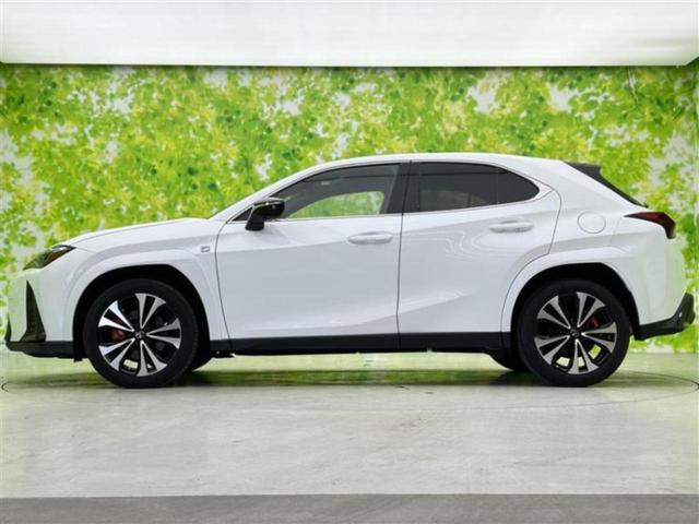 ＵＸ ＵＸ２５０ｈ　Ｆスポーツエモーショナルエクスプローラ　サンルーフ／保証書／ディスプレイオーディオ＋ナビ１２．３インチ／プリクラッシュセーフティ／エアーシート　前席／全方位モニター／車線逸脱防止支援システム／シート　合皮　衝突被害軽減システム　全周囲カメラ（2枚目）