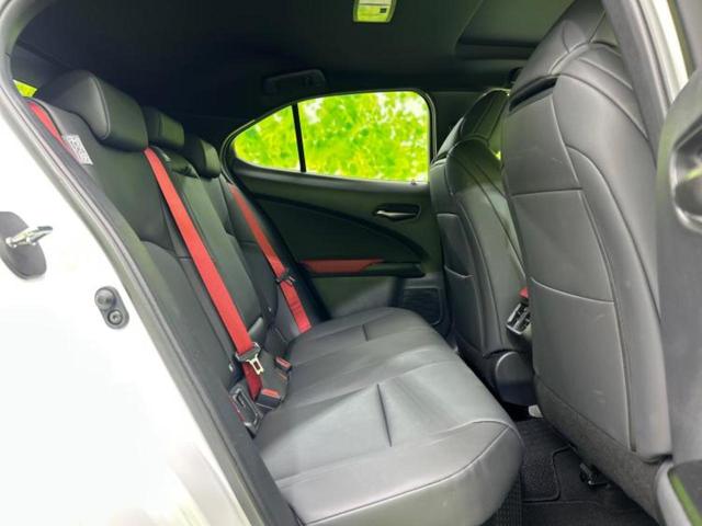 ＵＸ ＵＸ２５０ｈ　Ｆスポーツエモーショナルエクスプローラ　サンルーフ／保証書／ディスプレイオーディオ＋ナビ１２．３インチ／プリクラッシュセーフティ／エアーシート　前席／全方位モニター／車線逸脱防止支援システム／シート　合皮　衝突被害軽減システム　全周囲カメラ（5枚目）