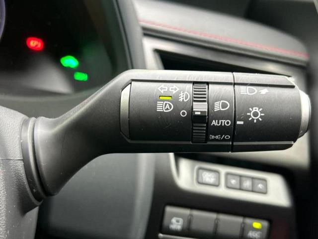 ＵＸ ＵＸ２５０ｈ　Ｆスポーツエモーショナルエクスプローラ　サンルーフ／保証書／ディスプレイオーディオ＋ナビ１２．３インチ／プリクラッシュセーフティ／エアーシート　前席／全方位モニター／車線逸脱防止支援システム／シート　合皮　衝突被害軽減システム　全周囲カメラ（16枚目）