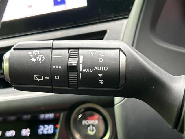 ＵＸ ＵＸ２５０ｈ　Ｆスポーツエモーショナルエクスプローラ　サンルーフ／保証書／ディスプレイオーディオ＋ナビ１２．３インチ／プリクラッシュセーフティ／エアーシート　前席／全方位モニター／車線逸脱防止支援システム／シート　合皮　衝突被害軽減システム　全周囲カメラ（17枚目）