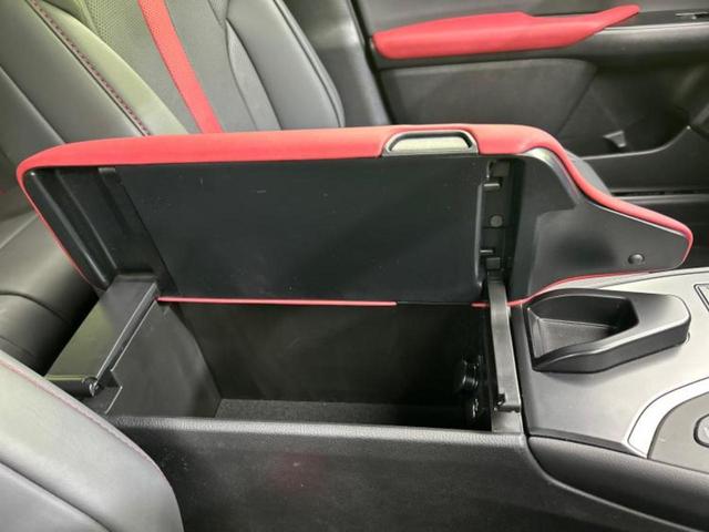 ＵＸ ＵＸ２５０ｈ　Ｆスポーツエモーショナルエクスプローラ　サンルーフ／保証書／ディスプレイオーディオ＋ナビ１２．３インチ／プリクラッシュセーフティ／エアーシート　前席／全方位モニター／車線逸脱防止支援システム／シート　合皮　衝突被害軽減システム　全周囲カメラ（32枚目）