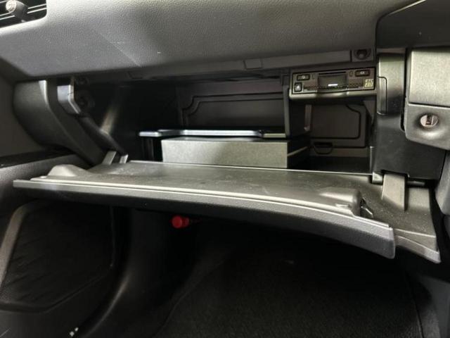 ＵＸ ＵＸ２５０ｈ　Ｆスポーツエモーショナルエクスプローラ　サンルーフ／保証書／ディスプレイオーディオ＋ナビ１２．３インチ／プリクラッシュセーフティ／エアーシート　前席／全方位モニター／車線逸脱防止支援システム／シート　合皮　衝突被害軽減システム　全周囲カメラ（35枚目）