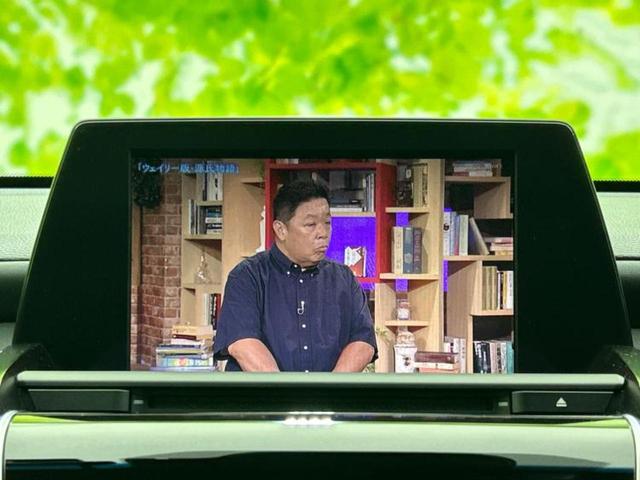 クラウンハイブリッド Ｓスポーツスタイル　サンルーフ／保証書／純正　ＳＤナビ／衝突安全装置／エアーシート　前席／全方位モニター／車線逸脱防止支援システム／シート　フルレザー／ドライブレコーダー　前後／ヘッドランプ　ＬＥＤ／ＵＳＢジャック（12枚目）