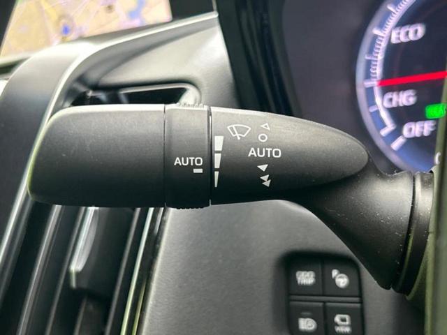 クラウンハイブリッド Ｓスポーツスタイル　サンルーフ／保証書／純正　ＳＤナビ／衝突安全装置／エアーシート　前席／全方位モニター／車線逸脱防止支援システム／シート　フルレザー／ドライブレコーダー　前後／ヘッドランプ　ＬＥＤ／ＵＳＢジャック（17枚目）