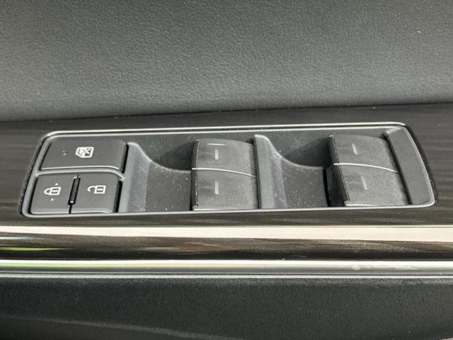 クラウンハイブリッド Ｓスポーツスタイル　サンルーフ／保証書／純正　ＳＤナビ／衝突安全装置／エアーシート　前席／全方位モニター／車線逸脱防止支援システム／シート　フルレザー／ドライブレコーダー　前後／ヘッドランプ　ＬＥＤ／ＵＳＢジャック（28枚目）