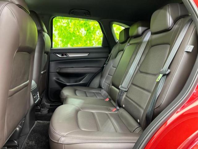 ＷＥＣＡＲＳでは各商談席に大型モニターをご用意しております！見やすい大画面でゆったりと全国の在庫をご覧いただけます！是非ご来店お待ちしております！