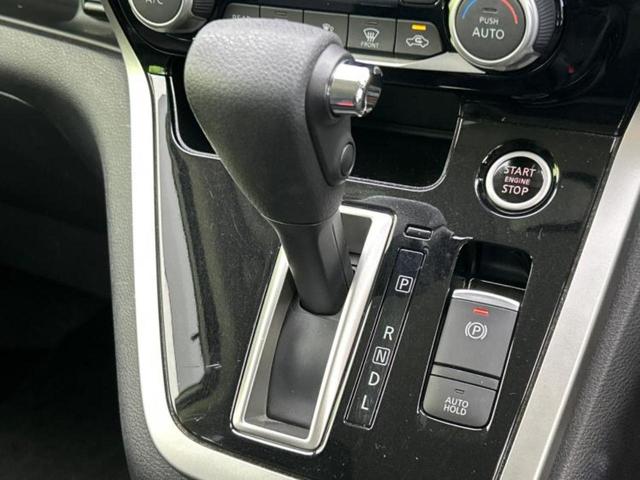 セレナ ハイウェイスターＶセレクション　新品タイヤ／保証書／純正　９インチ　ＳＤナビ／インテリジェントルームミラー／エマージェンシーブレーキ／ハンズフリー両側電動スライドドア／アラウンドビューモニター／車線逸脱防止支援システム　全周囲カメラ（17枚目）