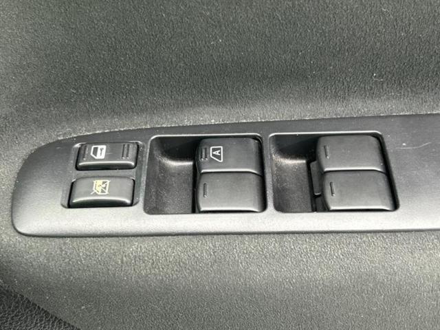 セレナ ハイウェイスターVセレクション 保証書/社外 10インチ SDナビ/両側電動スライドドア/ヘッドランプ HID/Bluetooth接続/ETC/EBD付ABS/バックモニター/フルセグTV/エアバッグ 運転席/エアバッグ 助手席(28枚目)