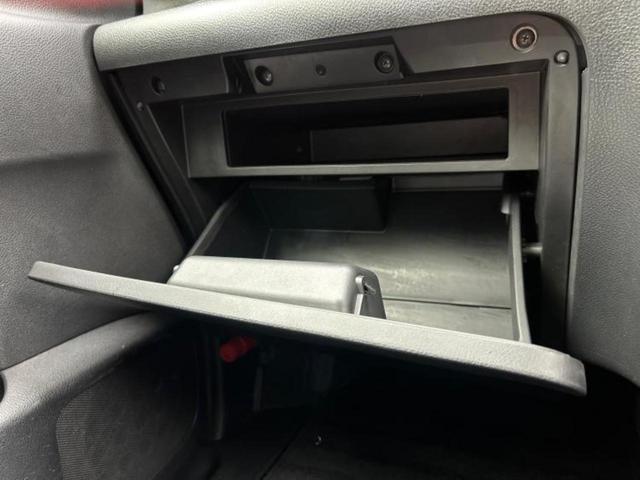 セレナ ハイウェイスターVセレクション 保証書/社外 10インチ SDナビ/両側電動スライドドア/ヘッドランプ HID/Bluetooth接続/ETC/EBD付ABS/バックモニター/フルセグTV/エアバッグ 運転席/エアバッグ 助手席(32枚目)