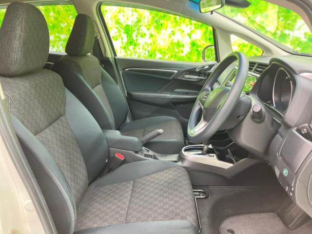 フィット 13G・Lパッケージ 保証書/ディスプレイオーディオ/ヘッドランプ LED/Bluetooth接続/ETC/EBD付ABS/横滑り防止装置/アイドリングストップ/バックモニター/エアバッグ 運転席/エアバッグ 助手席(4枚目)