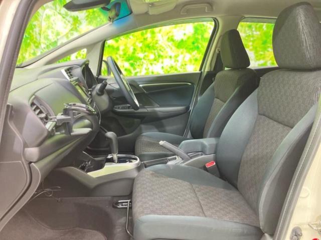 フィット 13G・Lパッケージ 保証書/ディスプレイオーディオ/ヘッドランプ LED/Bluetooth接続/ETC/EBD付ABS/横滑り防止装置/アイドリングストップ/バックモニター/エアバッグ 運転席/エアバッグ 助手席(6枚目)