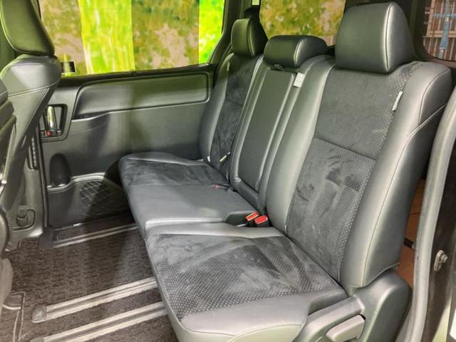 ヴォクシー ＺＳキラメキ３マルチユーティリティ　新品タイヤ／保証書／純正　ＳＤナビ／衝突安全装置／両側電動スライドドア／車線逸脱防止支援システム／シート　合皮／ドライブレコーダー　前後／ヘッドランプ　ＬＥＤ／ＵＳＢジャック　衝突被害軽減システム（7枚目）