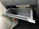 Ｓ　保証書／エマージェンシーブレーキ／車線逸脱防止支援システム／ＵＳＢジャック／ＥＢＤ付ＡＢＳ／横滑り防止装置／アイドリングストップ／禁煙車／エアバッグ　運転席／エアバッグ　助手席／エアバッグ　サイド（27枚目）