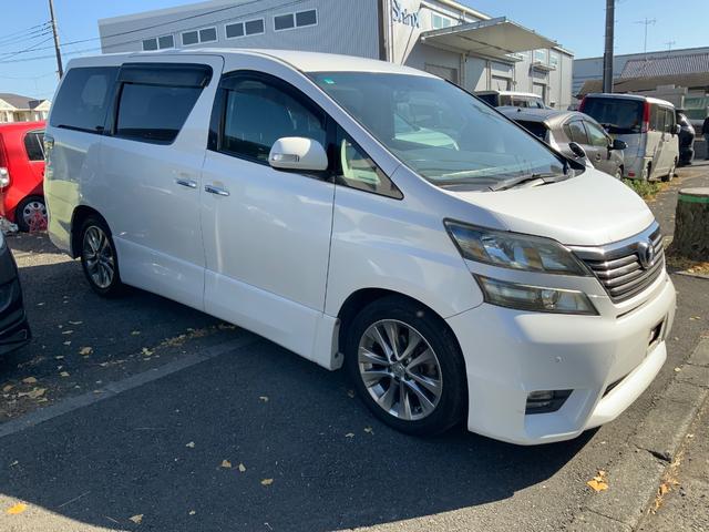 ヴェルファイア ２．４Ｚ　プラチナセレクションＩＩ　ワンオーナー　ディーラー整備記録簿　両側パワスラ　パワーバックドア　純正ナビ　ＴＶ　バックカメラ　プッシュスタート　スマートキ２本　３列シート　７人乗り　オットマン　コンビステアリング　純正１８ＡＷ（6枚目）