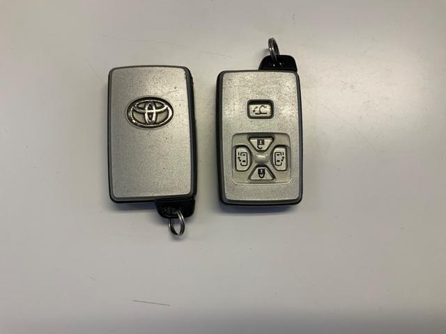 ヴェルファイア ２．４Ｚ　プラチナセレクションＩＩ　ワンオーナー　ディーラー整備記録簿　両側パワスラ　パワーバックドア　純正ナビ　ＴＶ　バックカメラ　プッシュスタート　スマートキ２本　３列シート　７人乗り　オットマン　コンビステアリング　純正１８ＡＷ（15枚目）