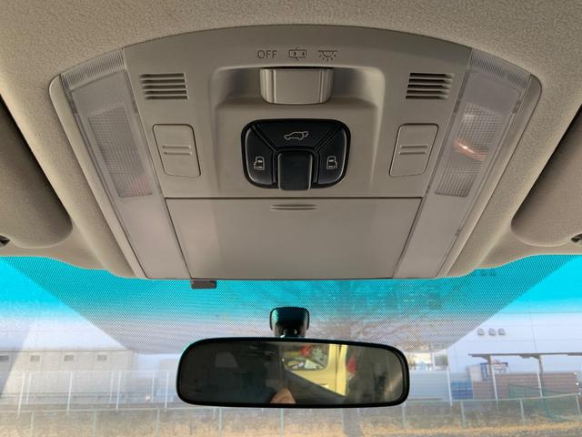 ヴェルファイア ２．４Ｚ　プラチナセレクションＩＩ　ワンオーナー　ディーラー整備記録簿　両側パワスラ　パワーバックドア　純正ナビ　ＴＶ　バックカメラ　プッシュスタート　スマートキ２本　３列シート　７人乗り　オットマン　コンビステアリング　純正１８ＡＷ（17枚目）