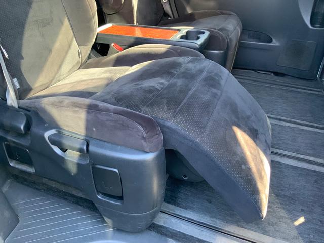 ヴェルファイア ２．４Ｚ　プラチナセレクションＩＩ　ワンオーナー　ディーラー整備記録簿　両側パワスラ　パワーバックドア　純正ナビ　ＴＶ　バックカメラ　プッシュスタート　スマートキ２本　３列シート　７人乗り　オットマン　コンビステアリング　純正１８ＡＷ（21枚目）