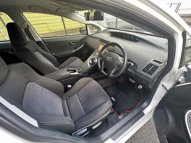 プリウス Ｓツーリングセレクション・Ｇ’ｓ　純正ナビ　ＴＶ　ブルートゥース　フルセグ　ＥＴＣ　バックカメラ（40枚目）