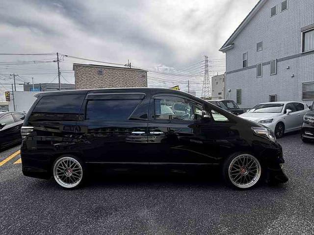 アルファード ２４０Ｓ　Ｃパッケージ　９インチナビ　後席モニター　ＥＴＣ　ドラコレ　パワーシート　ＢＢＳホイール　ＶＡＬＥＮＴＩテールランプ　両側パワースライド　電動リアゲート（10枚目）