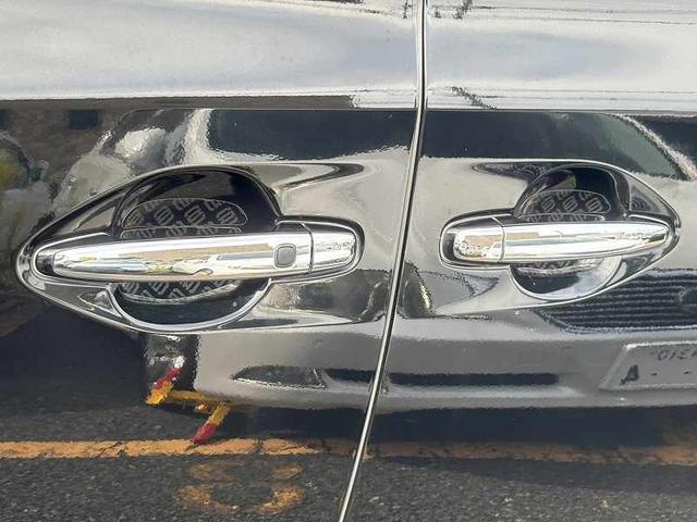 アルファード ２４０Ｓ　Ｃパッケージ　９インチナビ　後席モニター　ＥＴＣ　ドラコレ　パワーシート　ＢＢＳホイール　ＶＡＬＥＮＴＩテールランプ　両側パワースライド　電動リアゲート（18枚目）