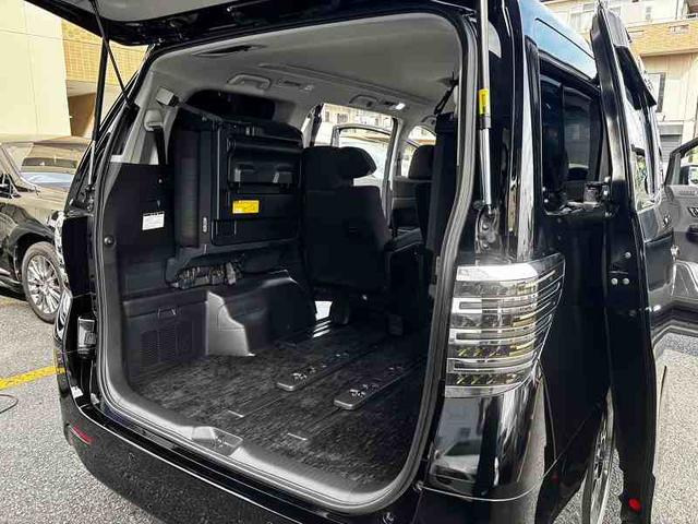 アルファード ２４０Ｓ　Ｃパッケージ　９インチナビ　後席モニター　ＥＴＣ　ドラコレ　パワーシート　ＢＢＳホイール　ＶＡＬＥＮＴＩテールランプ　両側パワースライド　電動リアゲート（20枚目）