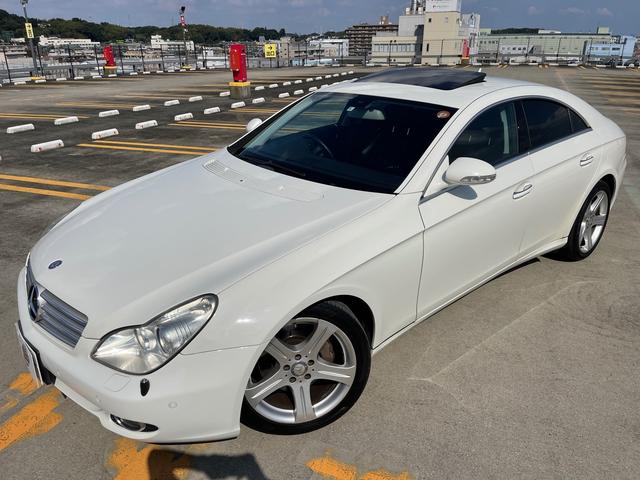 CLS350 キセノンライト パワーシート 革シート サンルーフ 純正18インチAW クルーズコントロール パワートランク ETC HDDナビ デュアルエアコン 本革巻きステアリング ウッドパネル 集中ドアロック(27枚目)