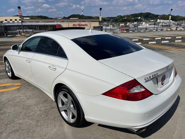 CLS350 キセノンライト パワーシート 革シート サンルーフ 純正18インチAW クルーズコントロール パワートランク ETC HDDナビ デュアルエアコン 本革巻きステアリング ウッドパネル 集中ドアロック(55枚目)