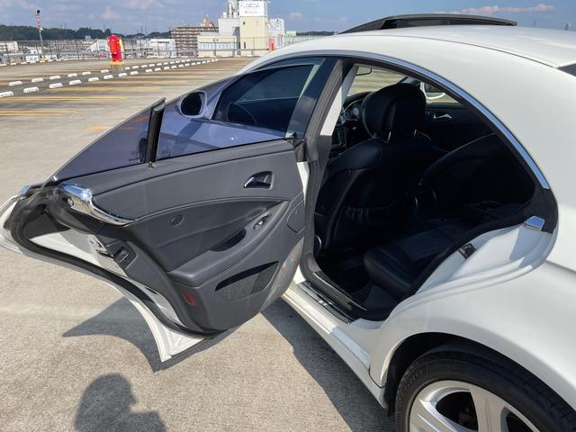 CLS350 キセノンライト パワーシート 革シート サンルーフ 純正18インチAW クルーズコントロール パワートランク ETC HDDナビ デュアルエアコン 本革巻きステアリング ウッドパネル 集中ドアロック(62枚目)