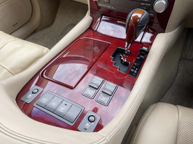 LS460 バージョンC Iパッケージ 中期モデル 18インチAW ベージュレザーシート ウッドコンビステアリング パワーシート エアーシート オートクルーズ シートヒーターF&R パワートランク イージークローザー 走行中TV可 ETC(52枚目)