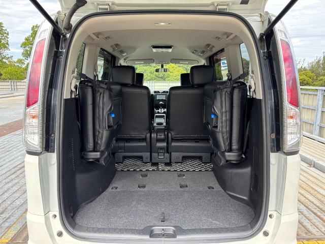 セレナ ハイウェイスター　Ｂｌｕｅｔｏｏｔｈ／両側パワスラ／カロッツェリアナビ／ＴＶ／社外マフラー／クルコン／プッシュスタート／レザー調シートカバー／スマートキー／ＥＴＣ（7枚目）