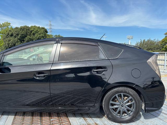 プリウス Ｓ　社外１５インチＡＷ／Ｂｌｕｅｔｏｏｔｈ／フルフラットシート／ドラレコ／フォグ／スマートキー／ＥＴＣ（11枚目）