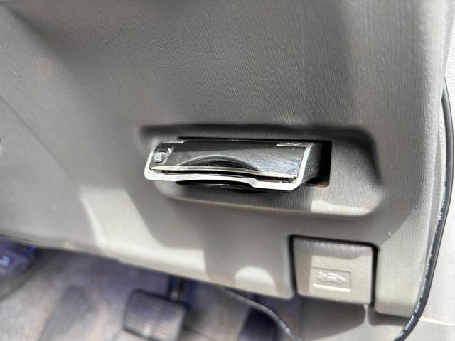 プリウス Ｓ　社外１５インチＡＷ／Ｂｌｕｅｔｏｏｔｈ／フルフラットシート／ドラレコ／フォグ／スマートキー／ＥＴＣ（14枚目）