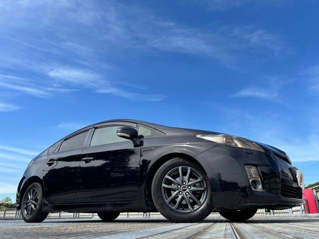 プリウス Ｓ　社外１５インチＡＷ／Ｂｌｕｅｔｏｏｔｈ／フルフラットシート／ドラレコ／フォグ／スマートキー／ＥＴＣ（27枚目）