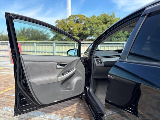 プリウス Ｓ　社外１５インチＡＷ／Ｂｌｕｅｔｏｏｔｈ／フルフラットシート／ドラレコ／フォグ／スマートキー／ＥＴＣ（46枚目）