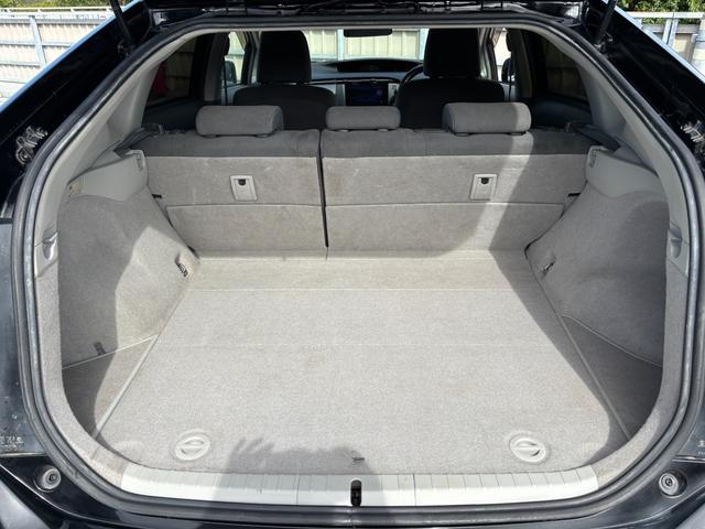 プリウス Ｓ　社外１５インチＡＷ／Ｂｌｕｅｔｏｏｔｈ／フルフラットシート／ドラレコ／フォグ／スマートキー／ＥＴＣ（73枚目）