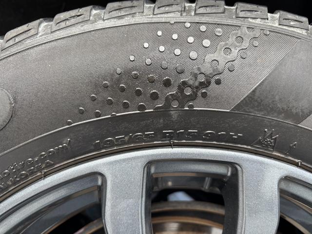 プリウス Ｓ　社外１５インチＡＷ／Ｂｌｕｅｔｏｏｔｈ／フルフラットシート／ドラレコ／フォグ／スマートキー／ＥＴＣ（75枚目）