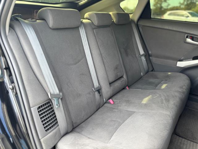 プリウス Ｓ　社外１５インチＡＷ／Ｂｌｕｅｔｏｏｔｈ／フルフラットシート／ドラレコ／フォグ／スマートキー／ＥＴＣ（76枚目）