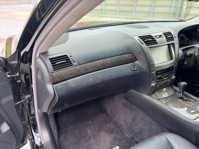 ＬＳ ＬＳ４６０　バージョンＵ　Ｉパッケージ　ＢＢＳ２０インチＡＷ／サンルーフ／ＴＶ／クルコン／前席シートエアコン／前後パーワーシート／パーキングソナー／ブレーキホールド／ＥＴＣ／（7枚目）